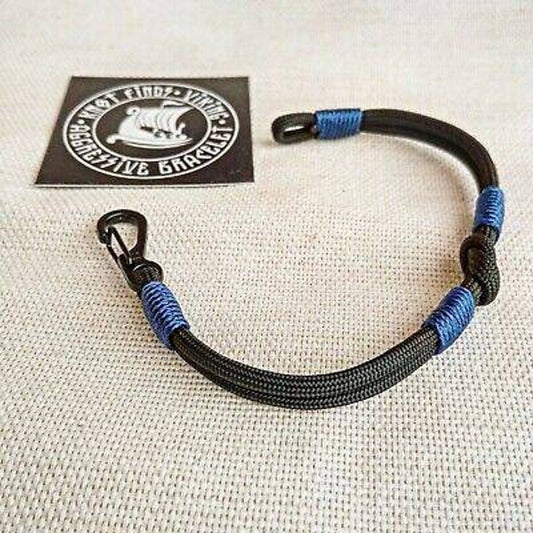 Instruction for the weaving carabiner bracelet. DIY gift. Paracord